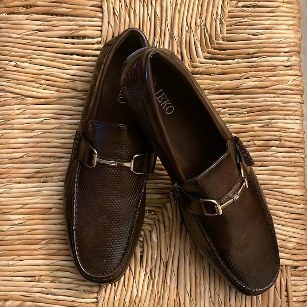 Men’s dark brown loafers